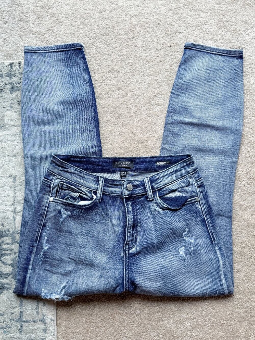 Judy Blue Distressed Boyfriend Fit Denim Jeans Medium Wash - Size 7/28
